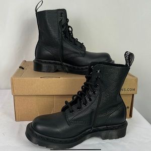 Dr. Martens NEW